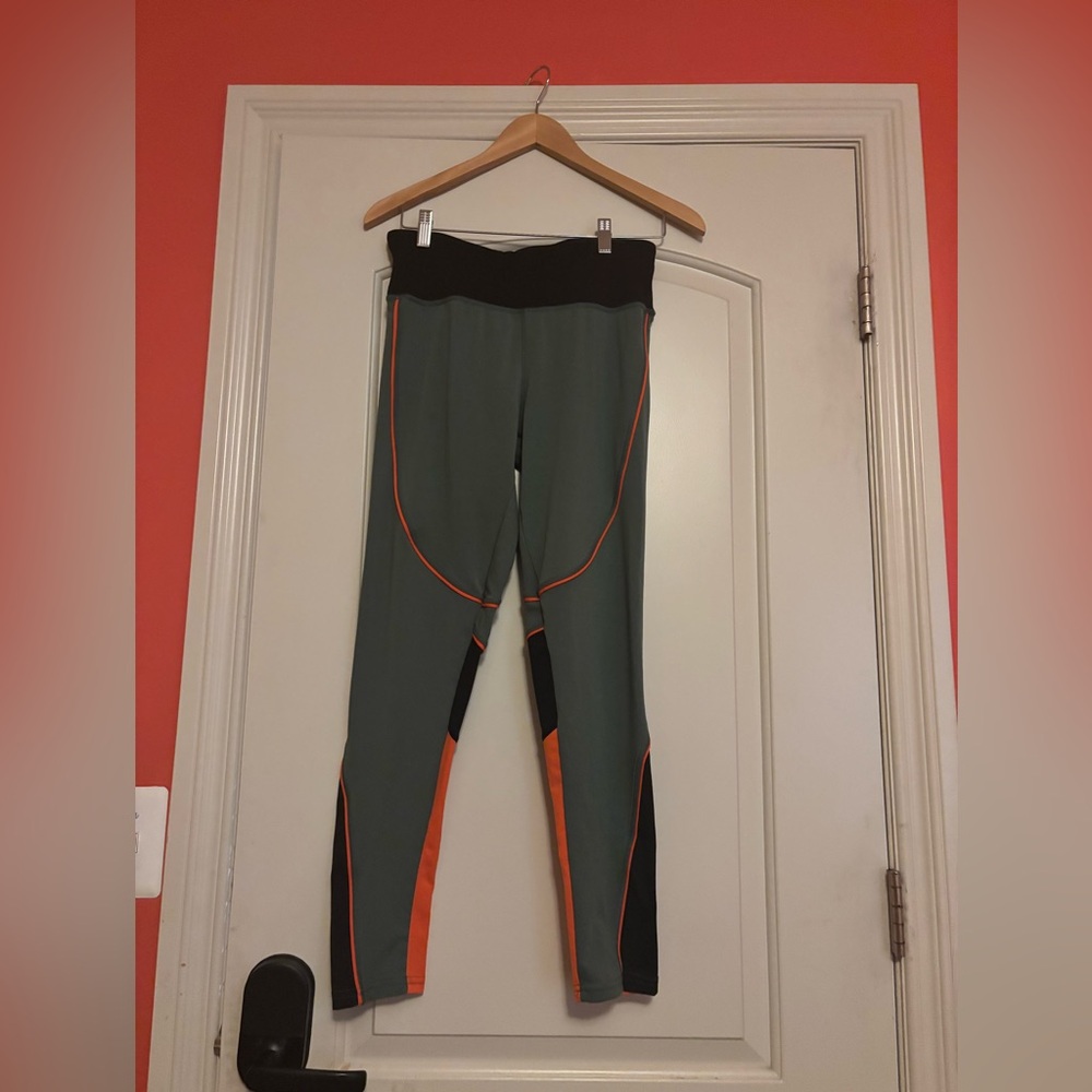 KIMBERELY C Women’s Large Green, Black & Orange Athletic Bottoms